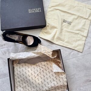 Badgley Mischka Elegant Black Pumps